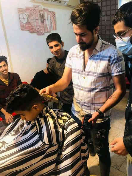 مركز آزار لدورات تعليم فن الحلاقة❤️❤️
 يعلن عن فتح دورات للحلاقة الرجالية وتشمل
..........................
١/مقص✂️
٢/شفرة📏
٣/خيط🧶
٤/مكينه🎚
٥/صبغ الشعر (كيفية دمج الالوان)🎨
٦/ معالجات الشعر بكل انواعه🦱🦰
٧/ معالجات البشرة 💆‍♂️💆‍♀️
٨/ مع هدية صادرة من المركز اثناء التخرج👍🎫🎟
#ملاحظة.... عند انتهاء الدورة وتكون عندك نقص معلومات تعاد لك الدورة مجاني 
للاستفسار الاتصال على الرقم التالي 
البصرة الجمهورية تقاطع معهد النفط قرب الريان سنتر للألعاب 
للاستفسار الاتصال 📞على ارقام المركز....
☎️***********
☎️*********** البصرة
