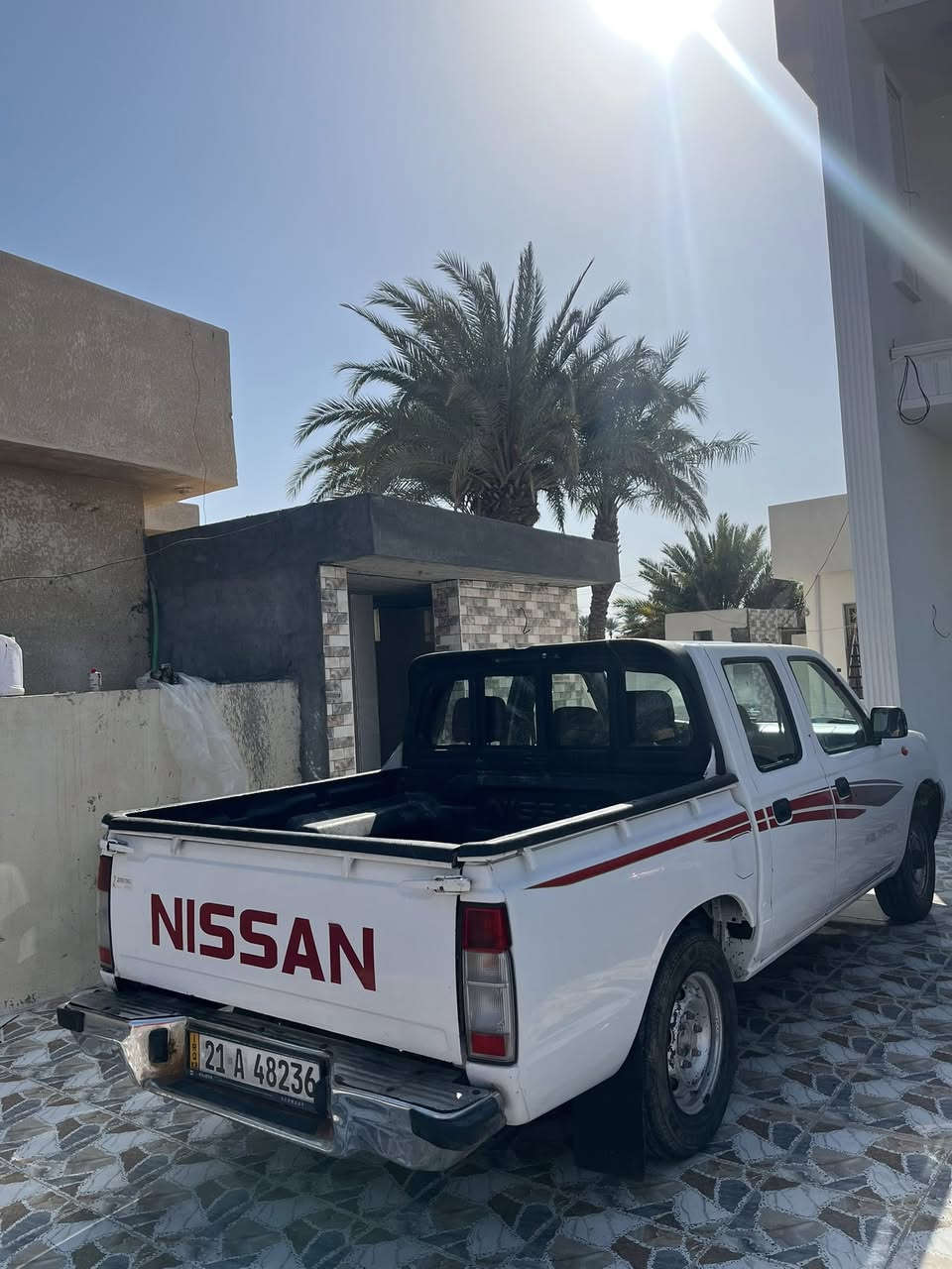 سلام عليكم عندي نيسان لبيع 2010سياره جديده سياره سعره125ورقه وبيه مجال السياره المكان لانبار فلوجهرقم***********
