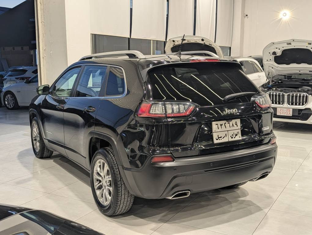 Jeep cherokee 2019 v6 
کوردی عربی

ارباك کلش سلیم بدون دواخل✅
صبغ 2 قطع و نص بدون دواخل 
مواسفات کامل بدون فتحە
رادار
شاشە کبیر
بصمە
ماشیە 90 الف میل
مکان اربیل
***********
*********** أربيل, العراق
