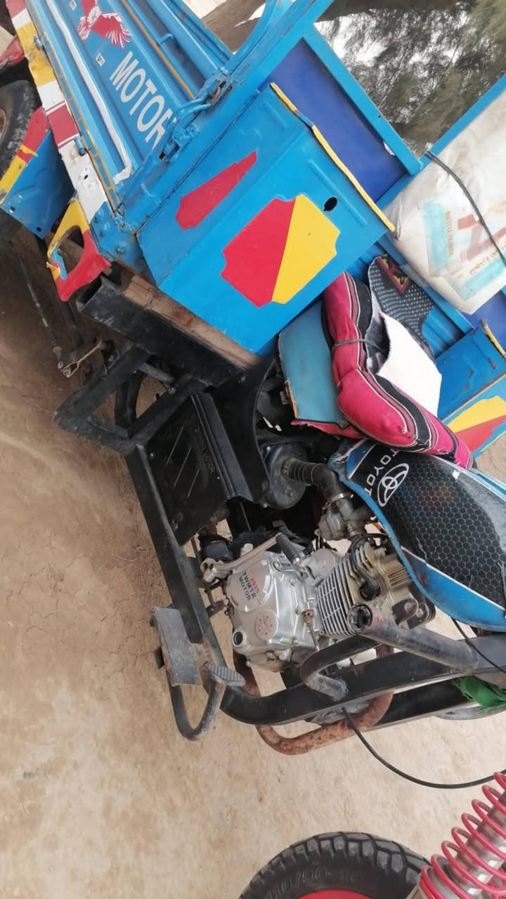 سلام عليكم ستوته البيع موديل 2020 محرك 2025 وراق صولي شرط الصولي كهربائيات كله شغاله بس شد باتري ستوته نظيفه شاصي كفاله تخم تاير جديد السعر مليون 300 وبيه مجال الشراي مكاني بابل تصل آبيك خير ودلل () () ***********
