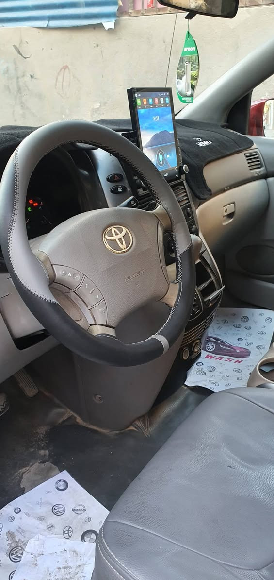 السلام عليكم تويوتا سينا 2009 وارد امريكي ليبل واحد داخلة فرن جديد سيارة جاهزة محرك كير كفالة تبريد ثلج رقم بغداد باسمي 8 راكب بلادي بوب كهرباء صندوك شفط شاشة حجم كبير تسلا مدوشمة كلها مقاعد وارضية تخم تاير عنوان بغداد الكرخ 
السعر 107 بي مجال
للاتصال ***********
