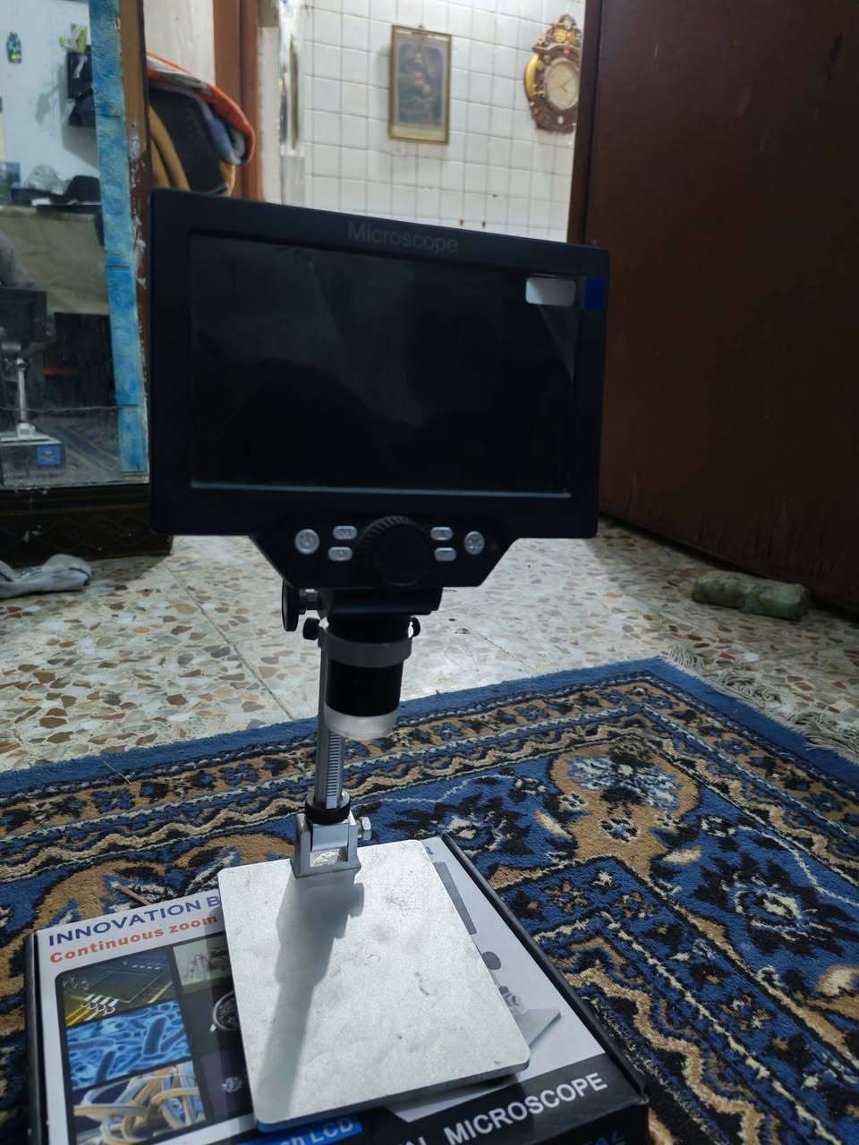 مايكروسكوب تقريب 1200X حجم الشاشه  7 انش ممستخدم ابد يشتغل على الكهرباء الجهاز كامل ونظيف السعر 80 الف مكاني بغداد حي الاعلام رقم تلفوني ***********
