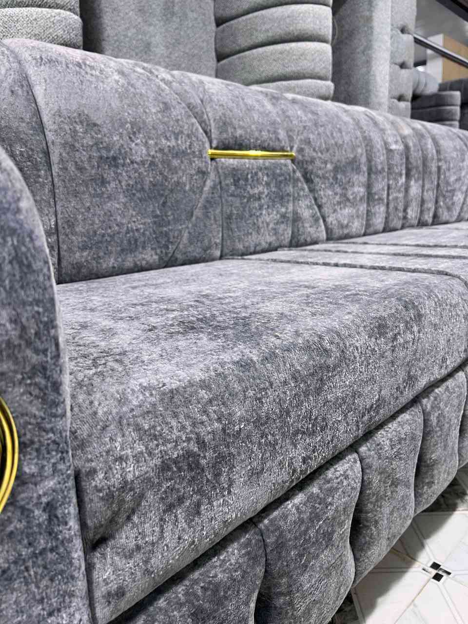 رمضان كريم عليكم 
 متواجدين طيلت شهر رمضان 
من الساعه الواحده ظهرا لحد 12ليلا 
تخم ديوان 28متر
20قطعه 
44 نفر
للبيع او مرواس اوتبديل 
نتعهد بالتخم بالنقل والترتيب اذا كان زايد يرجع اوترجعلك افلوس
واذا كان عايز اجيبلك تكمله اوتدلل
لعلم اذا عندك تخم مستخدم نشتري 
اوجلسه عربيه
متواجدين يومياً 
عنواني ناصرية الغراف طريق ال سهلان منطقه العميرات 
واتساب ***********
انظم للكروب ادخل على الرابط
https://www.facebook.com/groups/490367711756252/?ref=share_group_link
