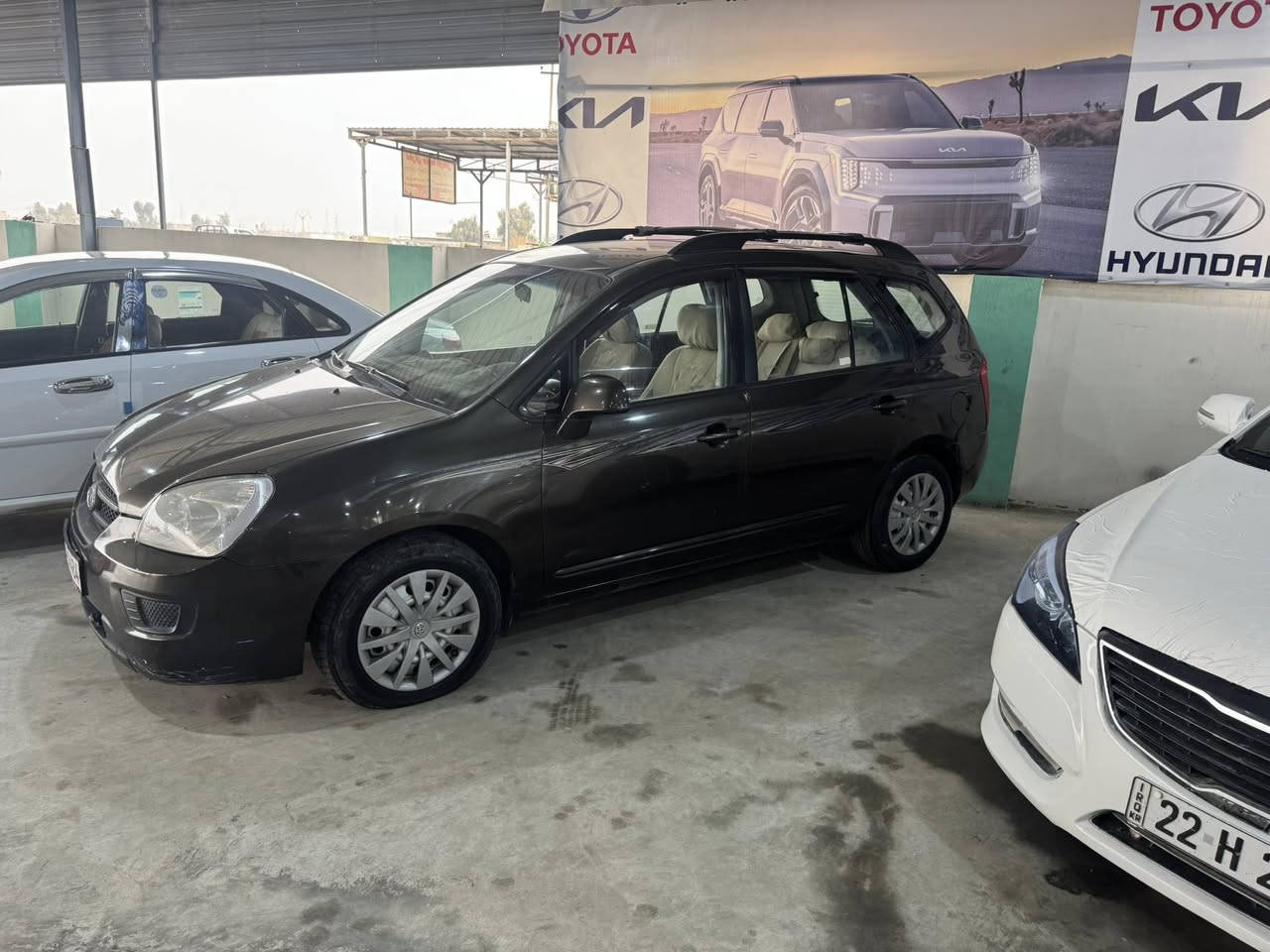 موديل 9 بيها قطعتين  7 راكب بدون دواخل سياره جديده وجاهزه للبيع أو مراوس السعر 100 وبيها مجال مكاني ديالى الخالص ***********  ***********
