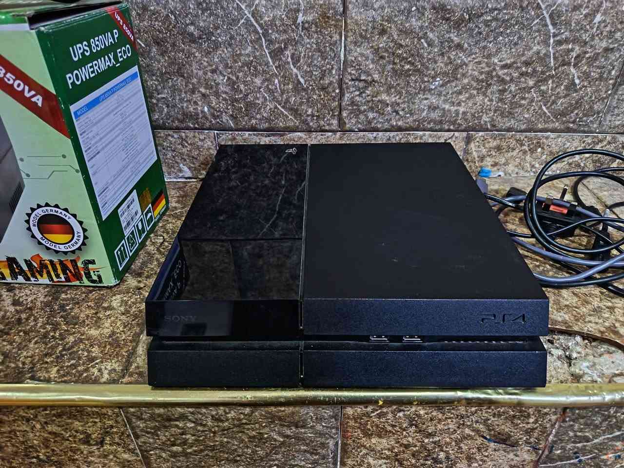 بلي فور فات مهكر كامل ملحقات الجهاز يجي ويا جوستكين كامل ملحقات.  ويوبس جديد بل كارتون معه خمس العاب سعر 225 رقمي
***********
