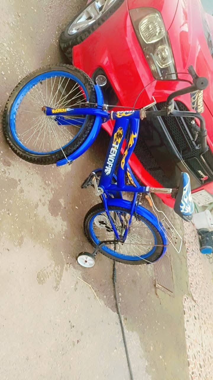 دراجه هوائيه للبيع اخو الجديد نظيف كلش استعمال قليل سعر 60 وبي مجال بهرز
رقم الهاتف ***********
