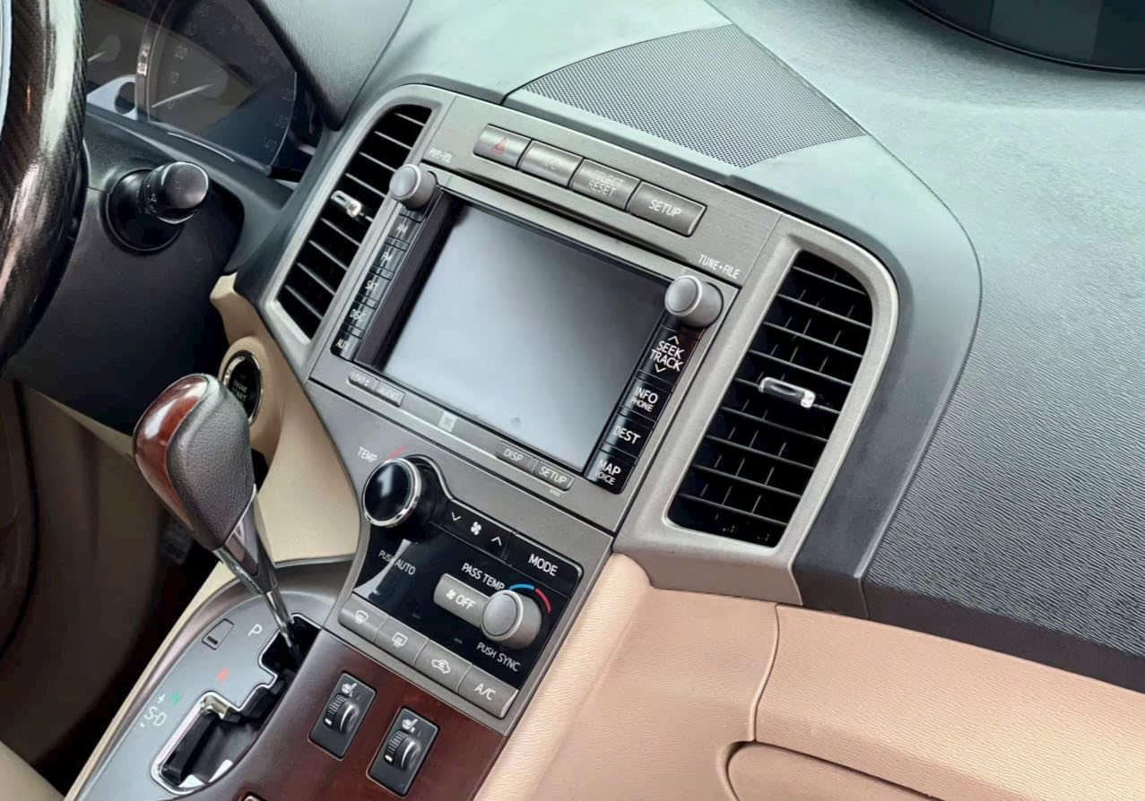 ‏سلام عليكم ‏تيوتا فنزه موديل 2009 فول  واحد على واحد مصبوغه حزام الجماليه  كشنات كهربائه رقم بغداد سته سلندر 6  خمسه راكب 5 العنوان كربلاء. السعر 125 وبيها مجال بيع مستعجل الاستفسار. على هذا الرقم *********** ￼￼￼￼￼￼
