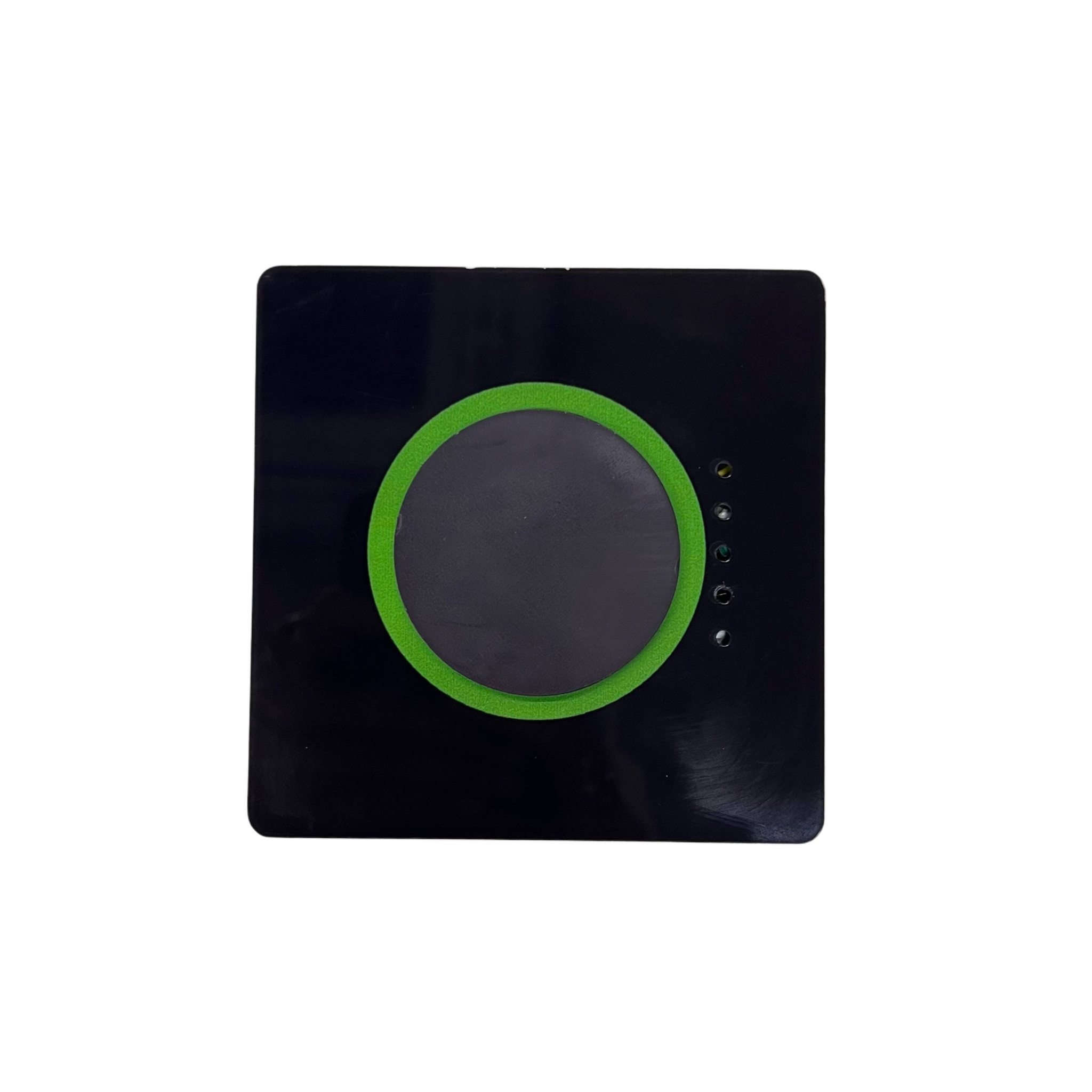 مشغل قرآن إلكتروني محمول مع بلوتوث – تصميم مربع سعر ((15الف))تواصل واتساب***********

مشغل قرآن إلكتروني محمول بتصميم أنيق ومربع، مخصص لتشغيل التلاوات الصوتية، مع دعم البلوتوث وبطاقة الذاكرة SD، مناسب للاستخدام اليومي في المنزل أو أثناء التنقل.

 • يدعم الاتصال عبر Bluetooth 

 • تشغيل التلاوات الصوتية المخزنة على بطاقة SD.
 
• تصميم مربع صغير مع حلقة إضاءة دائرية خضراء في الواجهة.
 
• يحتوي على مؤشرات ضوئية LED جانبية لعرض حالة التشغيل.
 
• زر تحكم مدمج في الواجهة للتشغيل والتنقل.
 
• يعمل ببطارية داخلية قابلة لإعادة الشحن عبر كابل USB.
 
 • التخزين: بطاقة SD 
 • منفذ الشحن: USB (كابل مرفق )
 • الشكل: مربع
 • مؤشرات: أضواء LED جانبية
 • مصدر الطاقة: بطارية داخلية قابلة للشحن

محتويات العلبة
 • مشغل قرآن إلكتروني محمول
 • كابل شحن USB
 • دليل استخدام مطبوع
