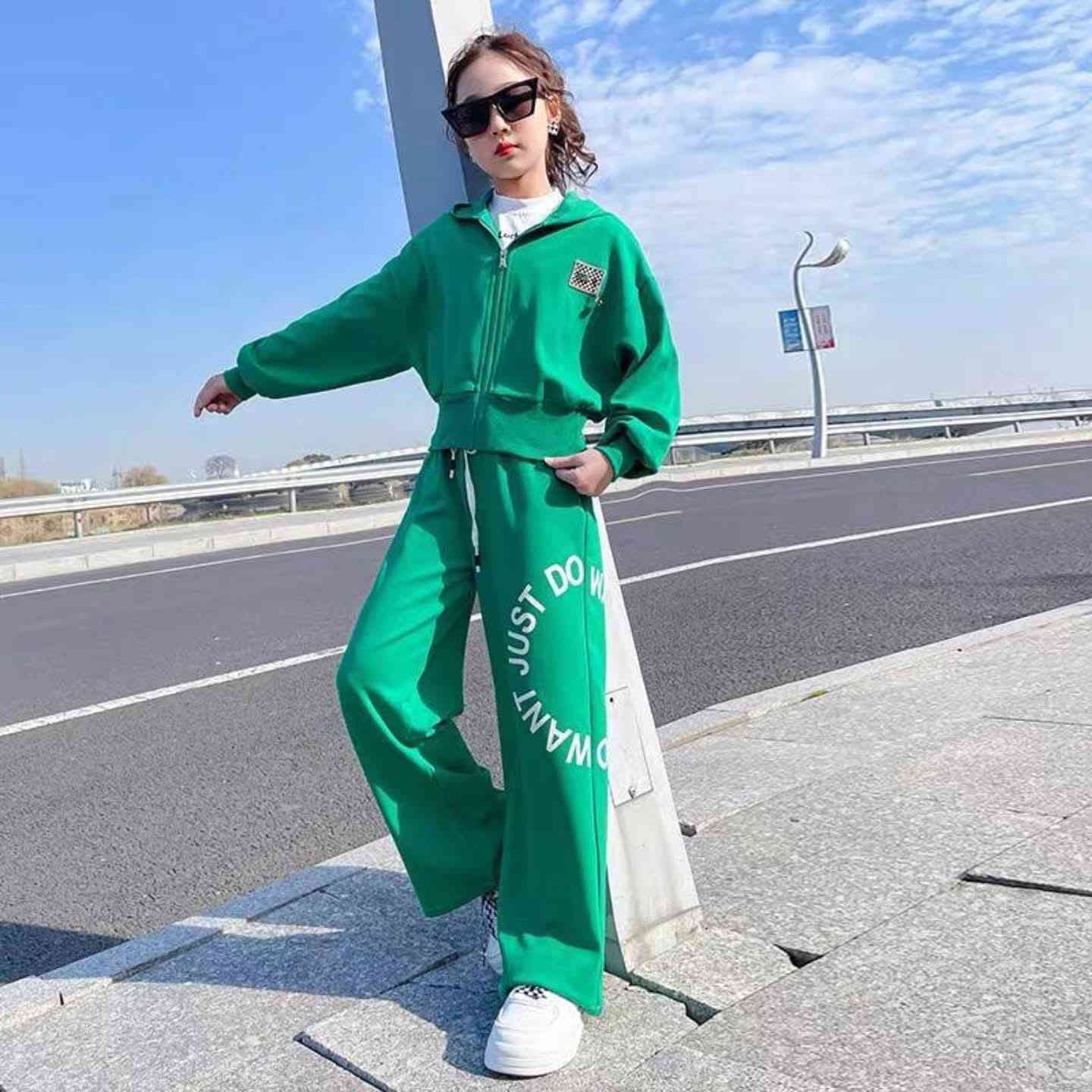 تخفيضات تخفيضات نهاية الأسبوع اسوي عروض يوم الجمعة على القطع اي قطعه داخل المنشور على ٧ الاف كل قطعتين ب١٥ الف تراك ولادي وبناتي موديلات تجنن يلبس من عمر سنه ٤ الى ١٠.سنه تراك بهاري المنشى كوري يوجد لدينا توصيل لجميع محافظات العراق 5 الاف


**إذا كنت صاحب هذا الإعلان وتريد حذفه لأي سبب، رجاءا أرسل رسالة إلى الدعم الفني**