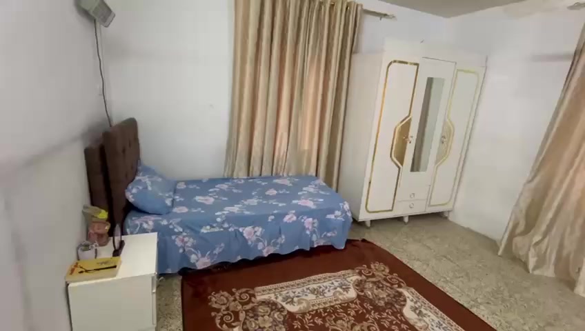 غررفة نوم سرير عدد ٢ 
وكنتور ٣ ابواب وميز مراية ودولاب صغير
للاستفسار تواصل خاص


**إذا كنت صاحب هذا الإعلان وتريد حذفه لأي سبب، رجاءا أرسل رسالة إلى الدعم الفني**