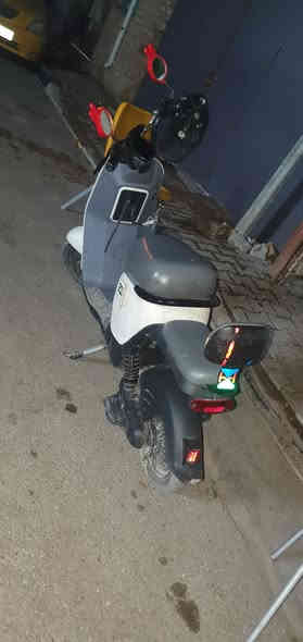 سلام عليكم دراجه شحن كلشي شغال بس بيها عطل بل حساسات السعر 175 وبيها مجال العنوان بغداد الحسينيه رقم التواصل***********
