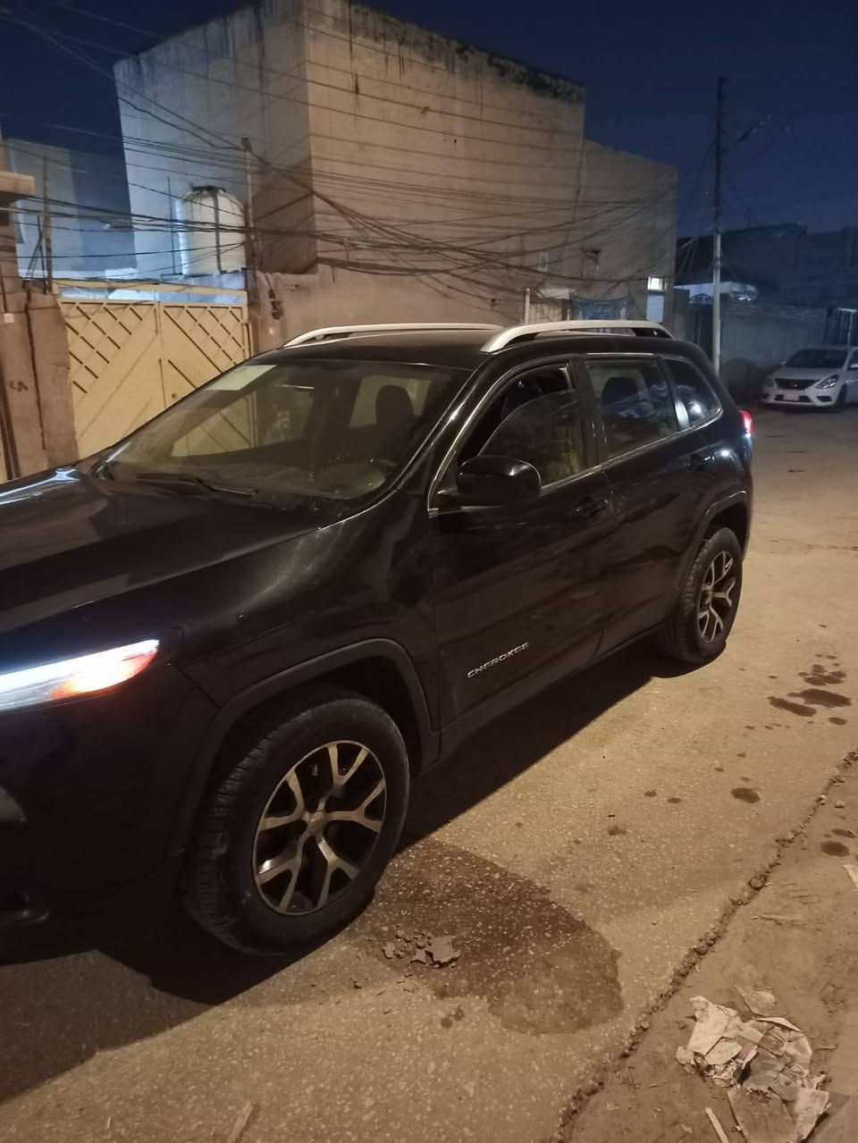 سلام عليكم. 
جيب بزونه. موديل 16 شكل 18 سياره بيه تبديل جاملغ الامامي. سنويه ل28 مكاني النجف_الاشرف*********** النجف, العراق
