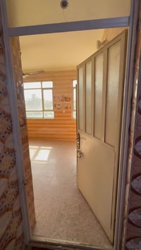 شقة للايجار في شارع فلسطين تقاطع الصخرة للعوائل فقط استفسار واتساب 077...