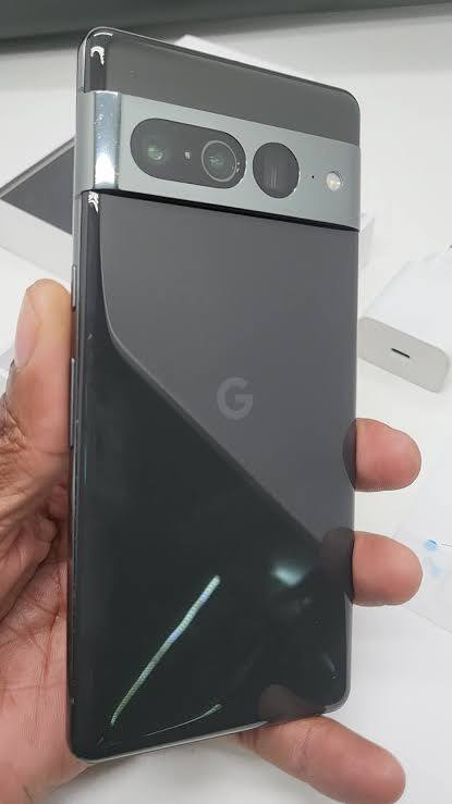 Google Pixel 7 Pro و الذي يأتي بمواصفات تتمثل في شاشة 6.7 بوصة بدقة 1440 * 3120 بكسل من نوع LTPO AMOLED, 120Hz و معالج ثماني النواة من نوع Google Tensor G2 (4 nm) و الكاميرا الخلفية 50 + 48 + 12 ميجا بكسل بفتحات عدسة f/1.9 للاولي و f/3.5 للثانية و f/2.2 للثالثة و الكاميرا الامامية 10.8 ميجا بكسل بفتحة عدسة f/2.2 و البطارية 5000 مللي امبير تدعم الشحن السريع .

 مكاني بغدادوره سيطره الشعب سعر350


**إذا كنت صاحب هذا الإعلان وتريد حذفه لأي سبب، رجاءا أرسل رسالة إلى الدعم الفني**