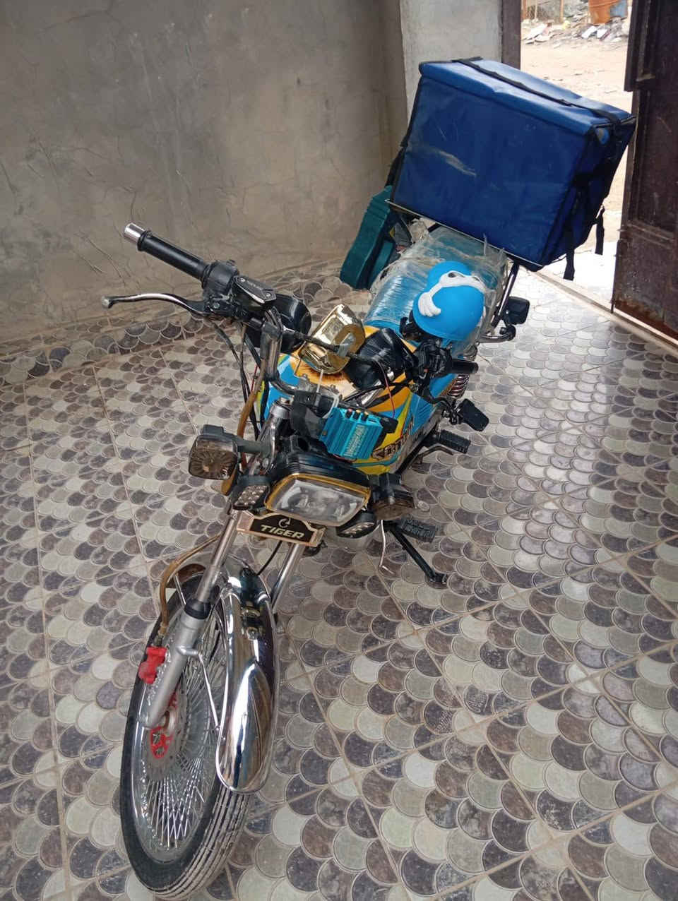 سلام عليكم دراجه تايكر موديل 24 مفتوحه للبيع لسعر 450 قفل مكان تكريت  قادسيه شارع لبلاج  ***********
