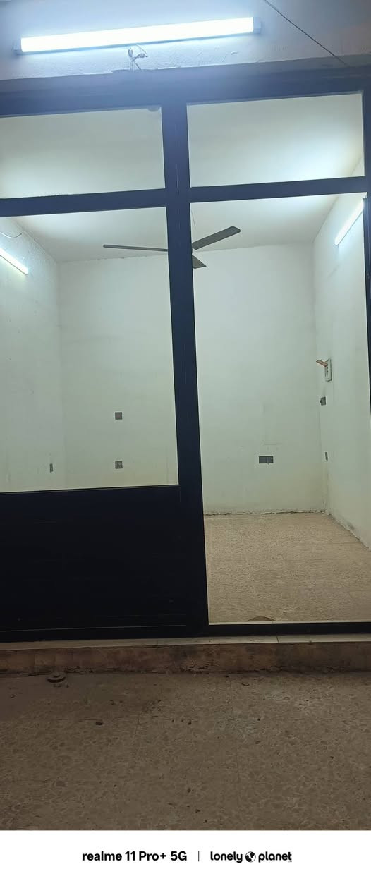 سلام عليكم محل للايجار نهاية سوق السمكة قرب معمل الكاشي القديم للاستفسار ***********
