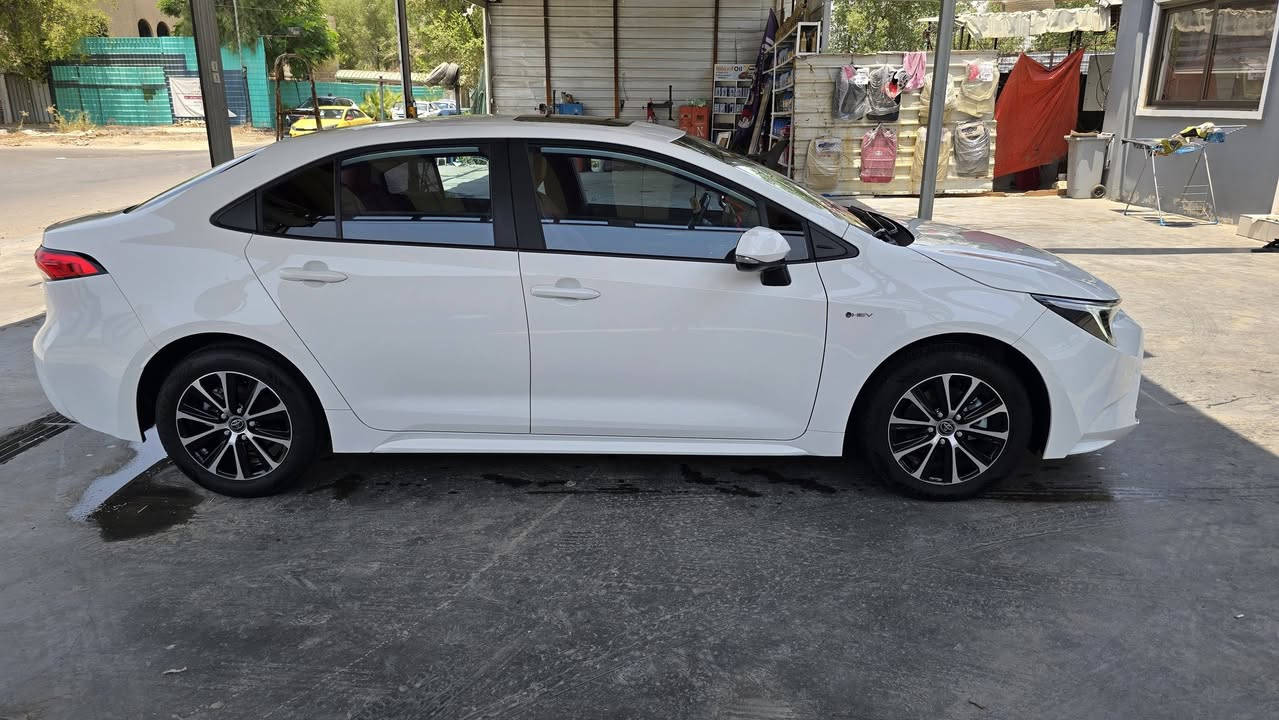 السلام عليكم
كورلا 2025 هايبرد 
مكفولة كفالة عامه من كلشي
فول مواصفات للاخير اعلى فئة 1/1
فتحه سقف 
بصمه تشغيل وابواب بصمه وصندوق 
كشنات كهرباء جلد 
لد امامي 
حساسات 
قيادة ذاتية 
هاند بريك دكمه 
شاشه ابل كاربلي 
رقم بغداد ب بسمي  
سيارة جديده بوضع الزيرووو سعرها معقول بلعافيه ع الياخذها ماشية 10 الف

مكان السيارة بغداد 
رقم ***********

 السعر :158
