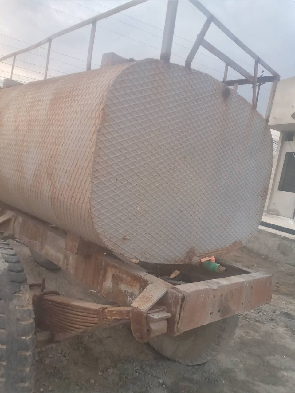 للبيع مقطور رقم هاتف***********
