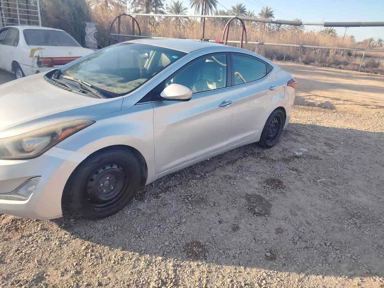 السلام عليكم
النترا 2016 امريكي  مكينه 1800

حادثه الجاملغ الخلفي وبابين جهة السائق  وبالعراق صار بيه صبغ البنيد والجاملغ الامامي 

فول مواصفات عدا الفتحه 

لد امامي خلفي والعالي زنون 

كشن السائق كهربائي 

اربع وضعيات قياده 

بصمة ابواب +تشغيل 

مانع انزلاق 

وبعد بيه هواي مواصفات 

رقم بغداد انكليزي هزه وسنويه جدد

السياره جاهز وخير من الله 

مكان السياره كربلاء طوريج 

السعر 105 وبيه مجال للطيبين 

للاسفسار:  ***********
