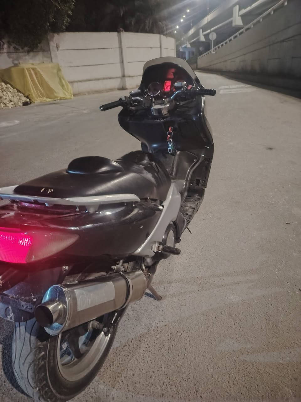 السلام عليكم ورحمة اخوان دراجه تيماكس 2008 الدراجه كلش حلوه وبيه مكينه خير من الله شرط مكينه كفاله وكشر كدامك بس اكفلك مكينه كفاله كفاله السعر ١٧ وبيه مجال شي بسيط وهاذه رقمي *********** ولحد يفوتلي خاص ما اجاوب
