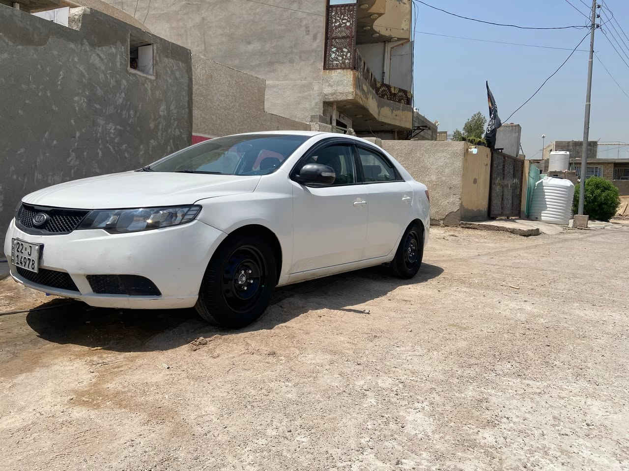 السلام عليكم كيا سيراتو خليجي موديل 2010 مكينه 1600 دوش كير ايتي 6نمر المرغوب سياره جاهزة بدون كل نقص صدر تبريد تخم تاير جديد رقم اربيل انكليزي تريد وكاله تريد تحويل باسم عربي فقط مصبوغه جمالية السياره بدون ضربه السعر 72 وبيها مجال مكاني بغداد قرب بسمايه 
هـ***********
