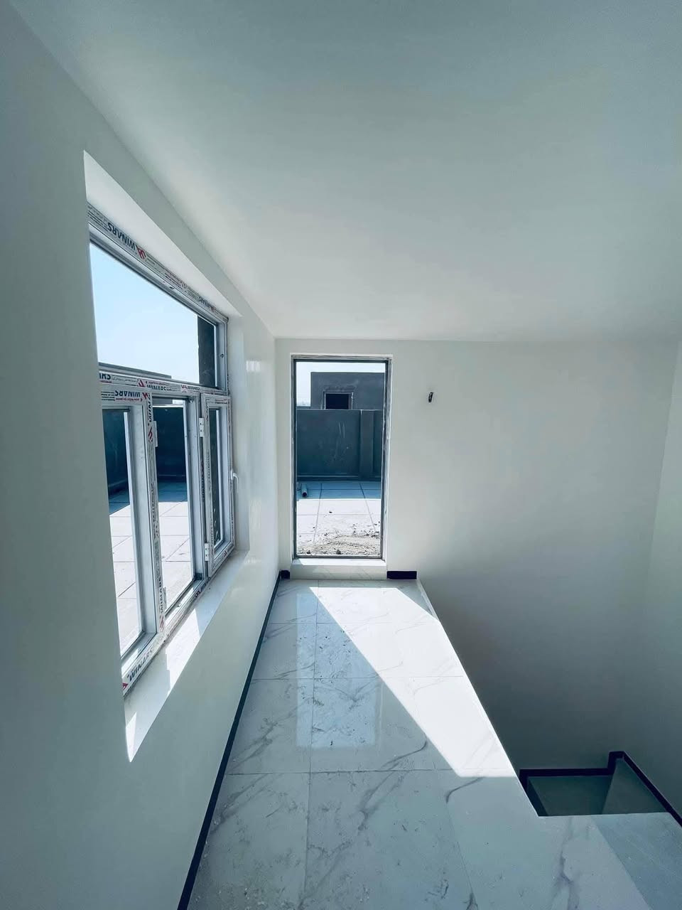 🏠  بيت للبيع  
🏘️ مجمع الزهور  السكني
🏠 مرحلة اوله
🤩 واصل 23 مليون للشركه  
💫اقساط شهري 450 الف 
💫 مساحة 160م
🧱 2 غرف نوم و صالة  واستقبال و مطبخ وصحيات بناء طابوق جمهوري
 💵السعر الكلي للبيت
 115 مليون
 💵 يباع بتطلوعة 20 وبيه مجال قليل 
🏃🏃 استلام عن قريب وتحويل مصرف عقاري
 🚗🕌 أقرب الى مسجد الكوفة  2كم 
🏘عنوان المجمع الكوفة فلكة الملح ( الزهور ) الشارع السياحي 
للطلب والاستفسار
*********** بي وات ساب
