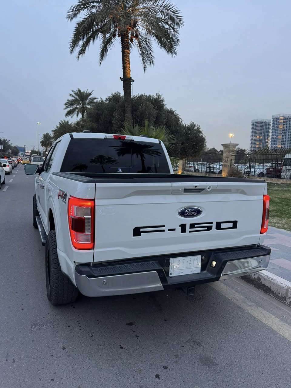 للبيع فورد  هايبرد F150 لاريات
موديل 21

رقم بغداد 

مواصفات. لاريت 

فول عدا لفتحه  

ضرر جاملغ و البنيد بدون اي دواخل 

حساسات  خلفية وامامية

 كير طرح 10نمر 

مكينه 3500 باور بوس

رادار 360درجه

كامرة 360 درجة

لايت  زنون Lad 

شاشات  ديجيتل  وكار بلي حجم كبير فول مواصفات 

قيادة ذاتيه و تحديد مسار واتو ستوب توقف ذاتي

كشنات تدفئة وتبريد 

منافذ كهربائية داخل السيارة 

ورمز دخول ابواب 

انارة محيطية 360 درجة 

باب كهرباء للبدي 

منافذ كهرباء 220 فولت و كذلك 110 فولت بكل مكان بالسيارة  منفذ بالبدي  

وضعيات القيادة اكثر من 7 انظمة ( جبلي و صحراوي و اقتصادي و طبيعي و سبورت و سلس و صخري و ممطر الخ...)

مكان السيارة بغداد حي الجامعة 

*********** 

 السعر 28000 الف
