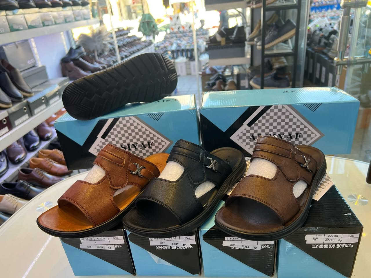 السلام عليكم شحاطه رجالي قياسات من 40 إلى 45 عدد كارتون 8 قطع سعر كارتون 65 الف تطلع عليك قطعه 8 الف دينار الاستفسار على الخاص او وتساب ***********
