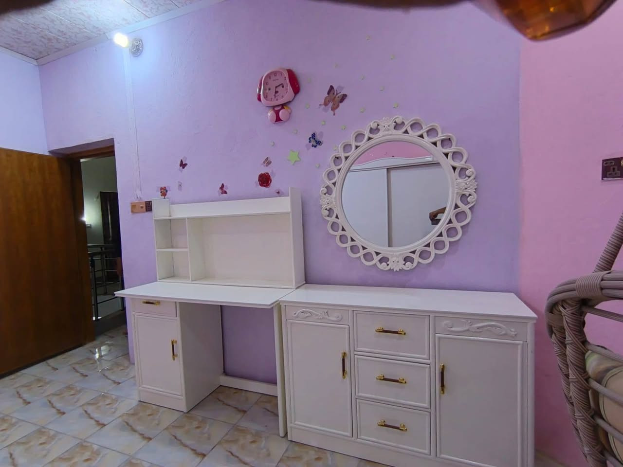 اللهم صل على محمد وال محمد 🌹🌹 تم انجاز غرفه أطفال متكونه من
كنتور سلايت نجاره عراقيه  😊
 ميز تواليت☺️
ميز قراءة 😚
جربايه  نفر واحد 😚👇👇
الكنتور الوجه mdf الداخل صاج ٤ ملم
الظهر جرجوبه
الارضيه والسقف بلوك صاج
اللون اوف وايت 
حسب الطلب 👇👇
االاستفسار الاتصال📞📞*********** ***********  وت ساب💯💯
العنوان ابي غرق / حي الحسين شارع البانزين خانه قرب محطة الكهرباء  🌹
