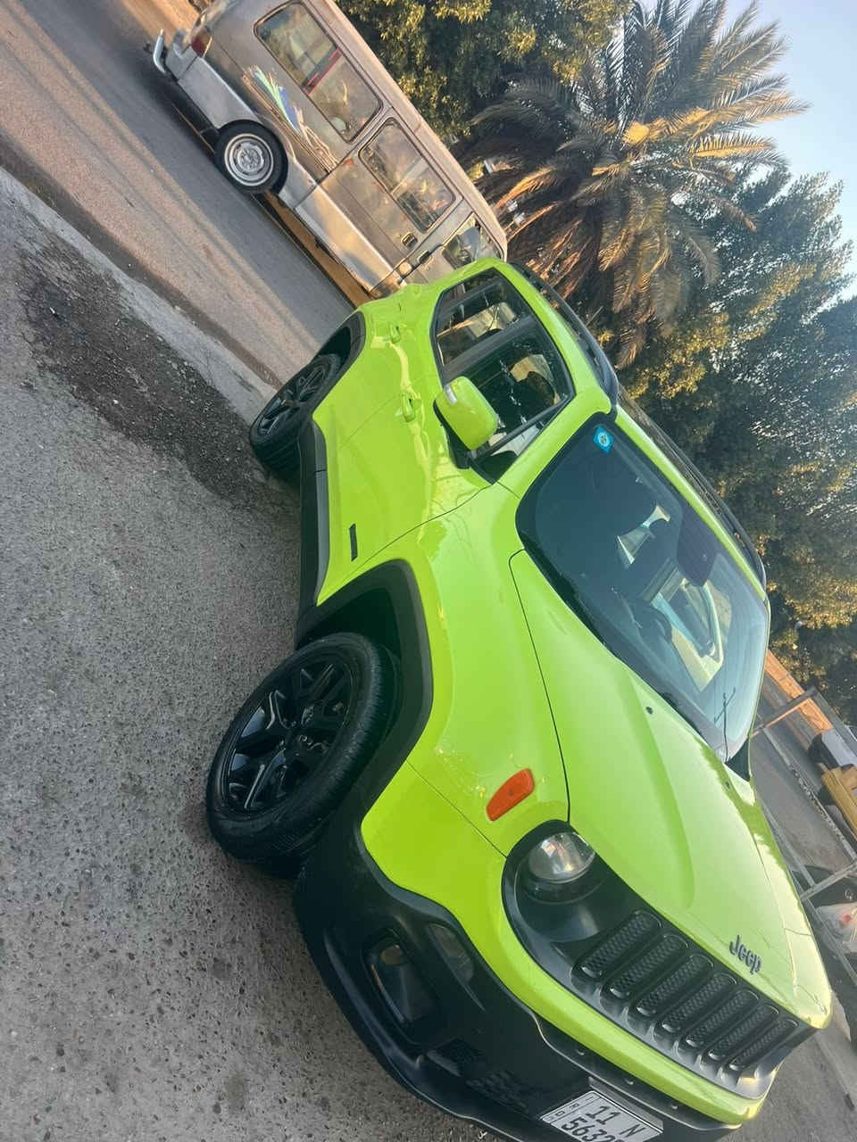 سلام عليكم جيب رنكد موديل ٢٠١٨ مكينه ٢٤٠٠ حادثه كما موضح بل صوره باقي السياره كفاله عامه بدون ايربك فول موصفات بنوراما فور ويل رمكينه كير حداديه خير من الله 
السعر ١٢١ وبيه مجال الاستفسار الاتصال عله الرقم***********
