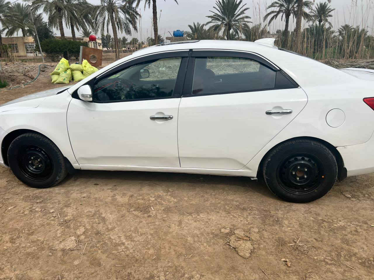 مكلف بالنشر
سيراتو 2011 رقم أربيل سنويه جديده رقم جديد
تخم تاير جديد
محرك وكير جدد
حداديه جديده
كير اوتو 6 نمر
سياره فول مواصفات فتحه بصمه كامره
السياره صبغ عام بدون اي ضرر
سياره مال جناي جاهزه من كلشي 
مكان السياره واسط قضاء الصويره طريق المطار الغنايه
السعر 88 بيهه مجال
***********
