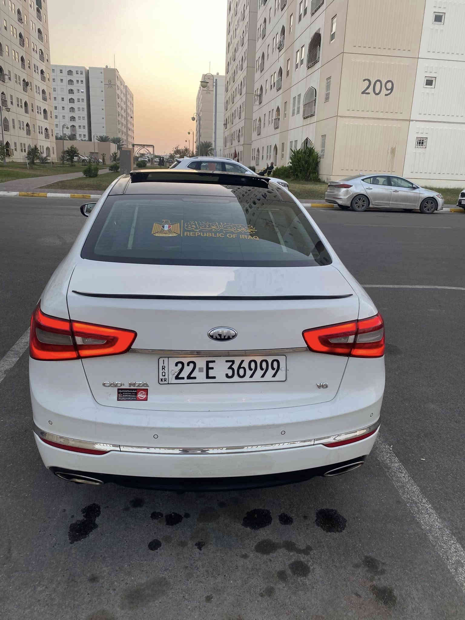 السلام عليكم كيا كادنزا خليجي موديل 13 شكل 14 رقم اربيل مميز سنويه وهزه جديده تحويل ثاني يوم السياره ما نقصها برغي جاهزه اي نقص مابيها فول مواصفات واحد على واحد بيها أربع قطع صبغ بدون اي ضرار اي داخل مابيها بدون ايرباك كير مكينا مكفولات برغي ما مفتوح بيهن السعر مناسب  123 مستعجل على البيع العنوان بغداد رقم الهاتف ***********
