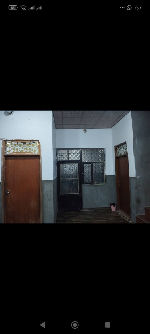 السلام عليكم بيت 210طابقين بي ٤غرف وصاله وستقبال مطبخ غرف سويت بي ملحق مشتمل داخل البيت  غرفه وصاله ومطبخ وصحيات طابق الول طابوك طابق ثاني فرمستون بيت نضيف سقف ثانوي وسراميك نضيف البيت على شارعين مكان البيت براكيه شارع المطار الجديد بشارع السبيس شارع المقرنص ***********سعر سبعين وبي مجال@
