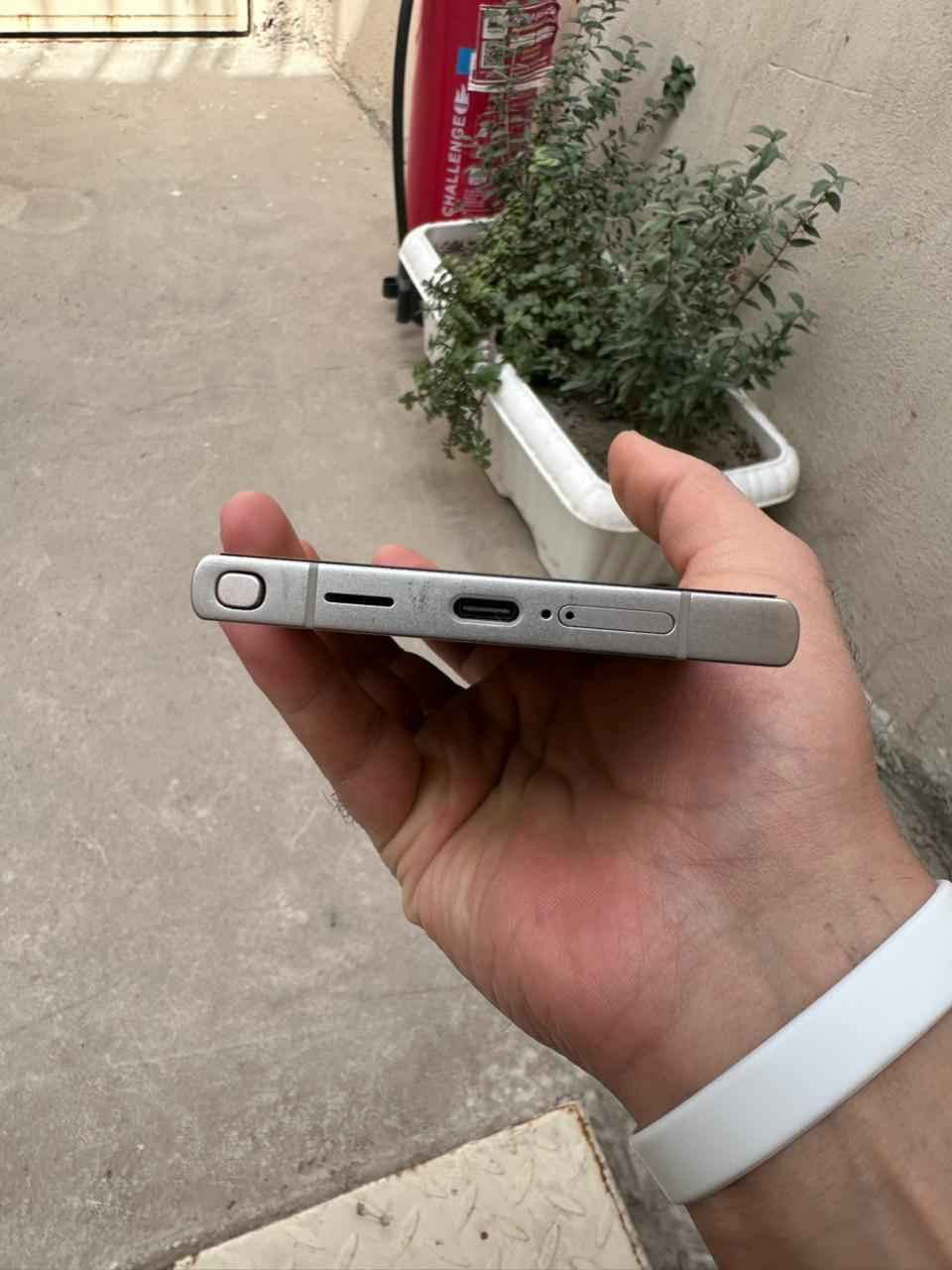 اس ٢٤ الترا 
نضافه ١٠٠% 
شرق اوسط دبل خط الجهاز مرايه 
كارتون وكيبل شحن موجود 
ضمان شكد ماتريد انطيك بي اذا بي شخط او خلل ترجعه وتاخذ فلوسك 
سعره ٩٦٠ الف 
المكان النجف الاشرف 
تاخذ الجهاز وتدعيلي على نضافته النجف, العراق


**إذا كنت صاحب هذا الإعلان وتريد حذفه لأي سبب، رجاءا أرسل رسالة إلى الدعم الفني**