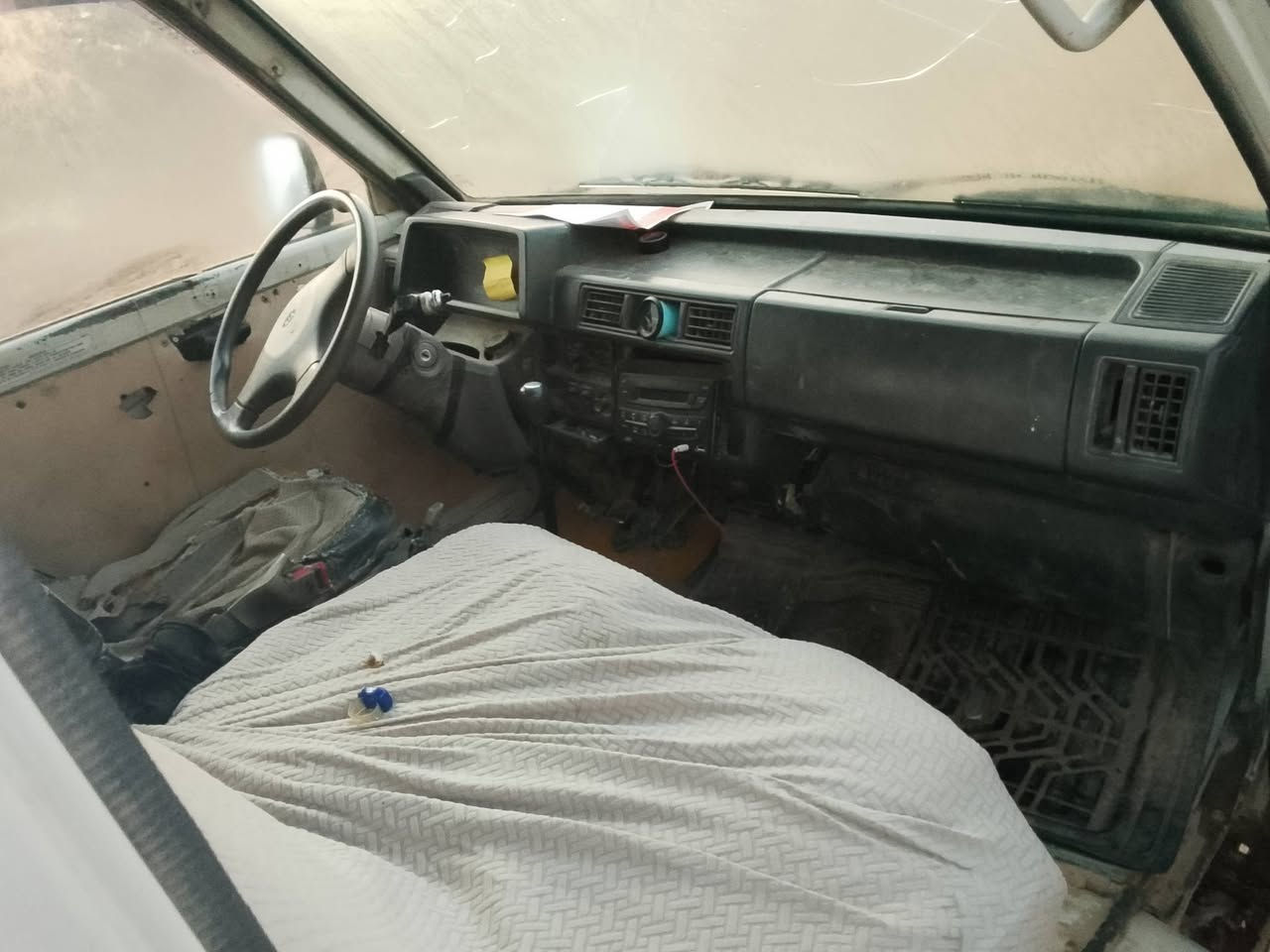 السلام عليكم مازدا باص 11راكب موديل 93 رقم كركوك سنوية صاقطة ب21 مصفرة كامل تريد تحويل تريد وكالة كير ومحرك ونجي 6سلندر اوتماتيك صدر تعبان تايرات زوج جديد الامامي والخلفي تعبان نص عمر كهربايئات نص ونص باتري جديد لايت شغال .25$وبيها مجال حك الجية مكانها صلاح الدين .تكريت .***********
