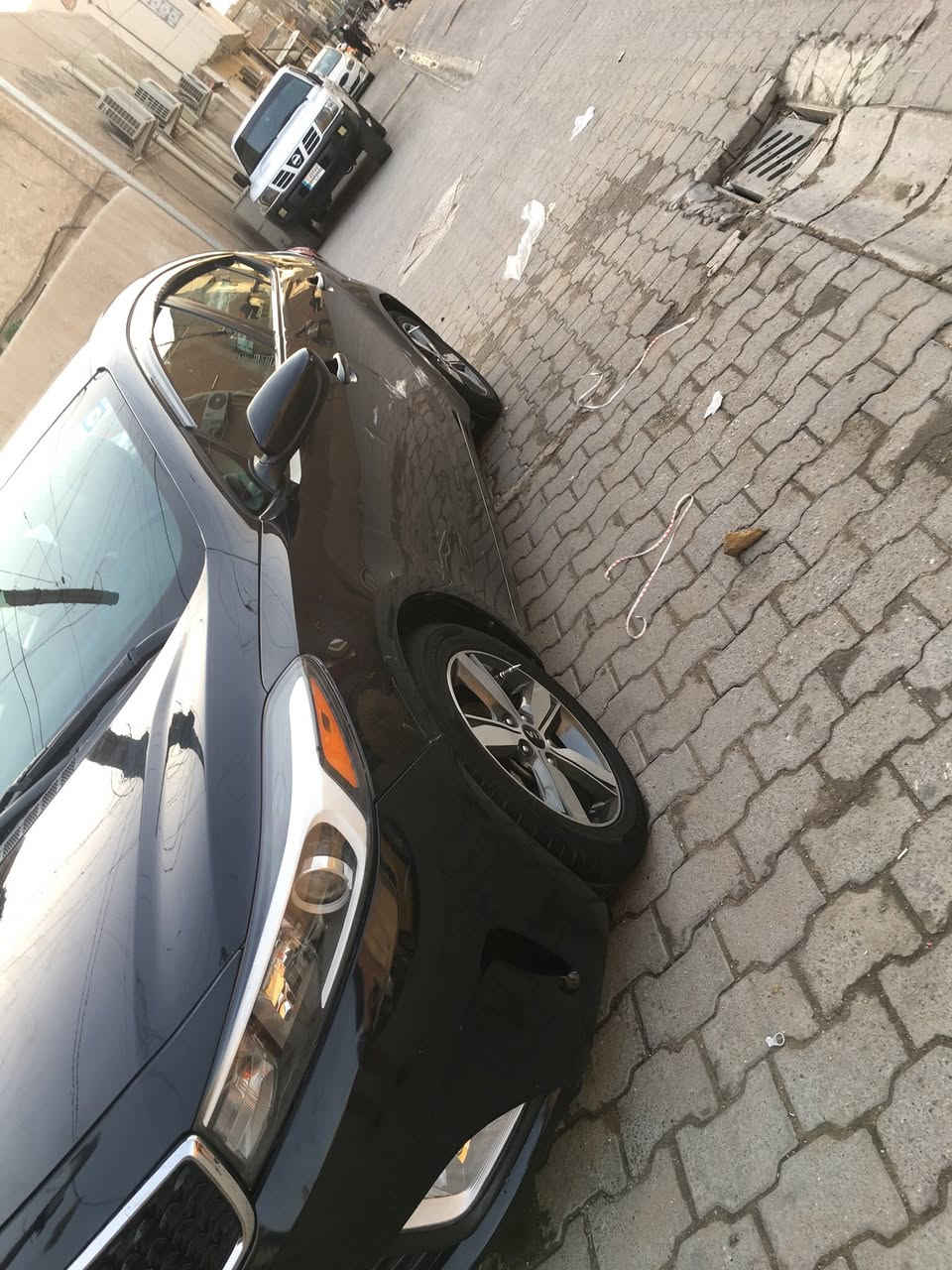 السلام عليكم
كيا فورتي موديل 2018  محرك 2000 دوش
حادث واضح بالصور تبديل قبق جنطه وتصليح الجاملغ فقط باقي السياره ليبل واحد بدون ايرباك 
بجم كبس شركه /بيها صبغ قطعتين اثر شخط 
عندي الصور قبل الصبغ / شاشه كبيره بلاديه 
تحكمات ستيرن جهتين /ثلاث انظمه قياده
ايكو /نورمال / سبورت / تبريد ثلج
محرك گير مكفولات
رقم انكليزي هزه جديده بسمي السياره
بغداد الاعظميه رقم ***********
سعر 119 بيها مجال
