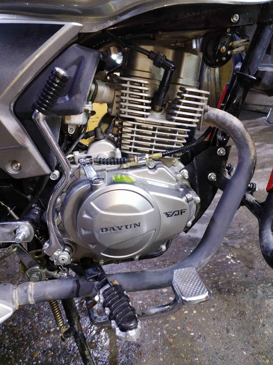 سلام عليكم
ديوان هانتر / مكينه/200/
مديل 2025 باسمي/
ماشيه 6000/
 مرقم اربيل انكليزي /
شهر ال 12 نزلتها/
الدراجه نضيفه نضيفه/
الصور كدامكم شوف واحكم/
الدراجه كفاله عامه /
وكفاله المكينه برغي مامفتوح بيها /
الدرجه حلوه ونشطه كلش /
تجي اشوف باعينك
--------------------
ملاحظة/ الدراجه مبدل بيها
ويل خلفي فقط الويل مجود
الاصلي مالها سبب التبديل طبيت باطسه قويه وطك عندي 
الويل الدراجه ع حطتها ونضيفه سبب البيع احتاجيت
الصنيه هم مجوده مال زنجيل 
___________________
ملاحظة السعر/
2250/ 
وبيها مجال بسيط حك الجيه
رقم تلفوني/
*********** 
____________
