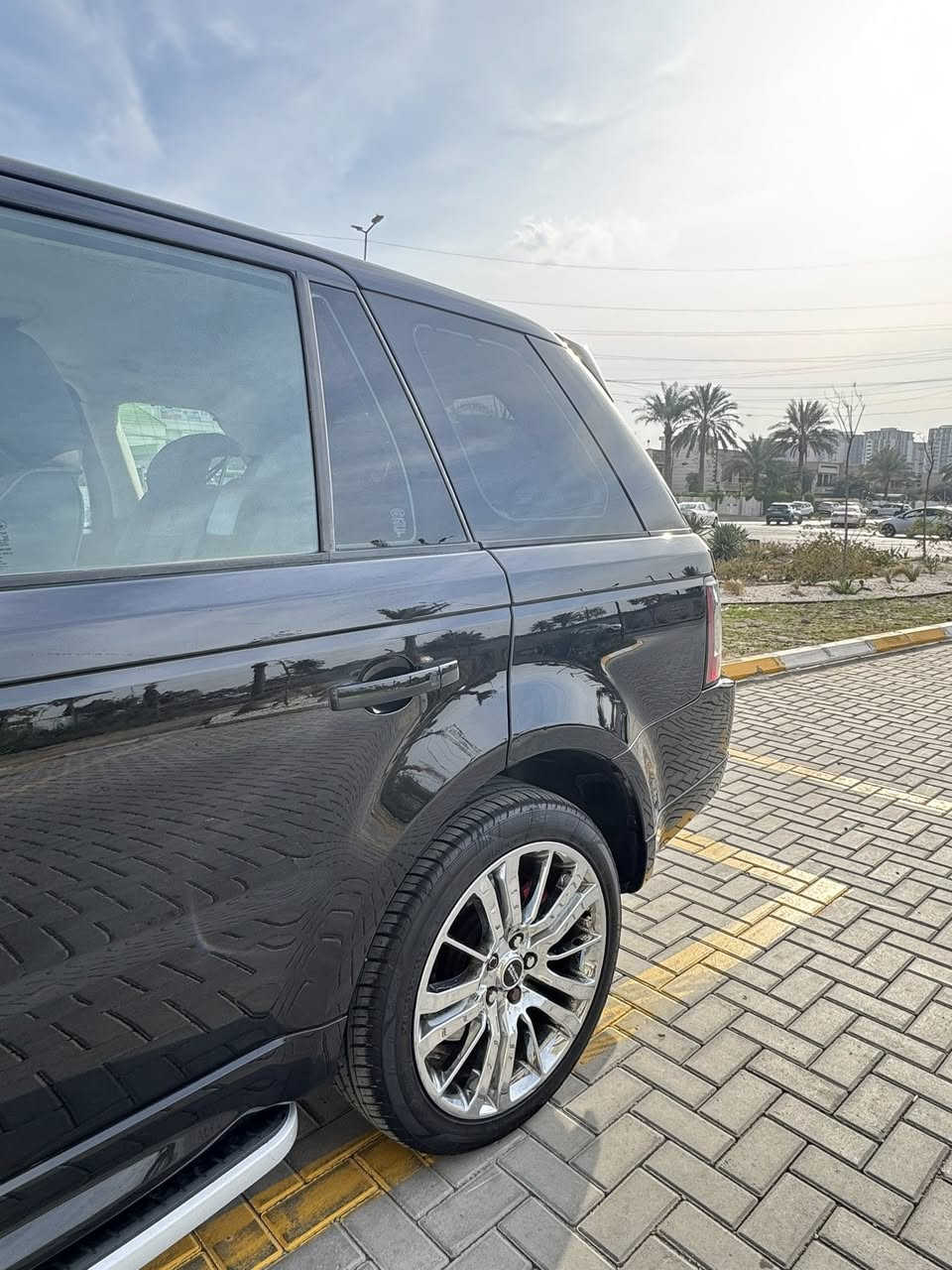 السلام عليكم
للبيع او مراوس حسب القناعه 
رانج روفر ٢٠١٣ اسبورت 
خليجي وكاله سردار 
مكفوله من الضربه وتبديل والحادث 
بيه فقط فتح جنطه بدون تبديل او ضربه 
محرك ٨ سبور 
ماشيه ١٣٨ كيلو 
فول مواصفات  الخير 
خمس بصمات 
بصمه تشغيل 
اربع بوب بصمه 
جنطه كهربائيه 
مري كهربائيه
اشاير جانبي بلباب 
قطعتين تبريد 
خمس كامرات محيطيه 
استرين كهرباء 
خزن ميموري كشنات 
ثلاجه 
وضعيات قياده متعدده 
افجوج ابرمبو 
شاشه جبيره 
فتحه سقف 
حساسات خلفيه 
حساسات امامي 
دمام صوت 
فول تحكمات استيرن 
شفتات استرين 
جكات تصعد وتنزل 
دواخل لونين 
كشنات جلد 
كشنات كهربائي 
ويل كروم 
السياره بيه موصفات كلش هواي 
جاهزه فضل الله من كلشي 
السعر ١٥٥ وبيه مجال بسيط 
***********
مكاني بغداد حي الجهاد حي الحسين
