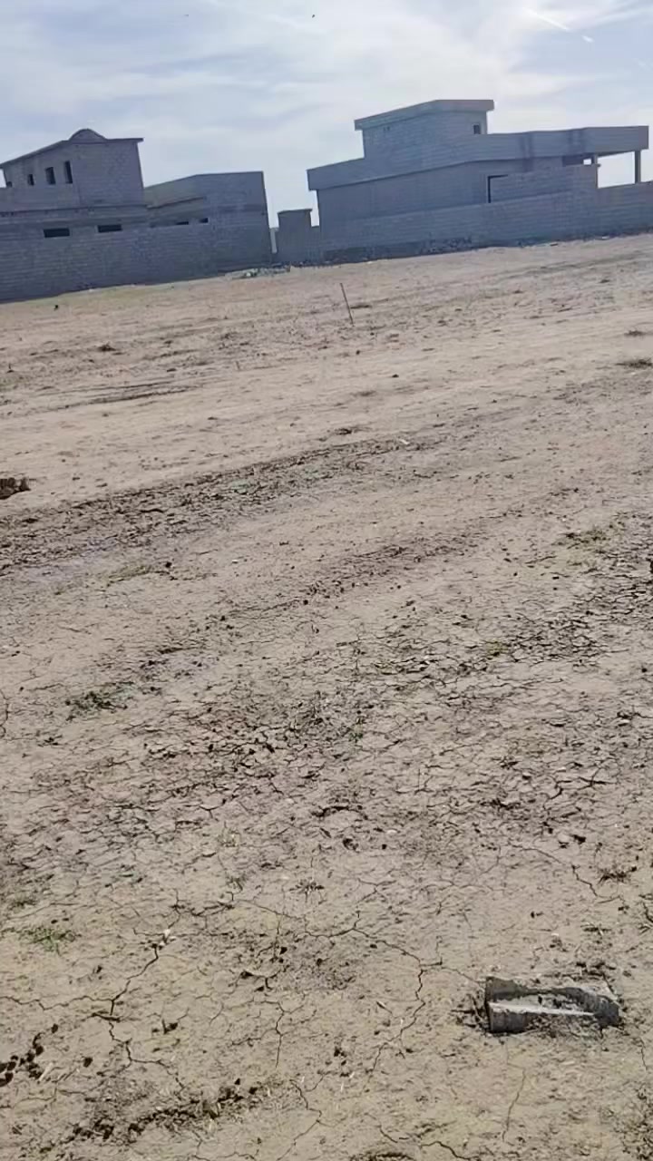 السلام عليكم نص دونم للبيع قريه الصياد كاع العدوان واجهة ٢٠نزال ٥٧ شارع عريض شوف المقطع وخابر السعر ٢٤مليون للستفسار اتصل عل 

***********

+9647803885145
