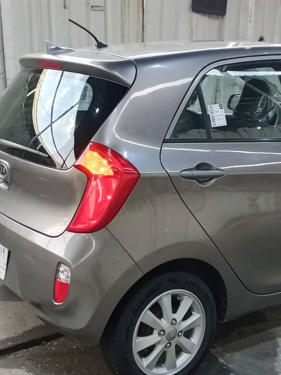 بيكانتو 2013 شركه الدولية محرك الجبير المرغوب 
السياره بيه صبغ صفحه الراكب اثر شخوط شرط
بدون معجون ولاتصليح رش فقط محرك وكير كفاله 
ما مفتوح يوجد سونار ومقطع فديو داخل المنشور 
سعره 82ورقه مكاني بغداد الجديده السياره احلى من الصور للاستفسار 
***********
