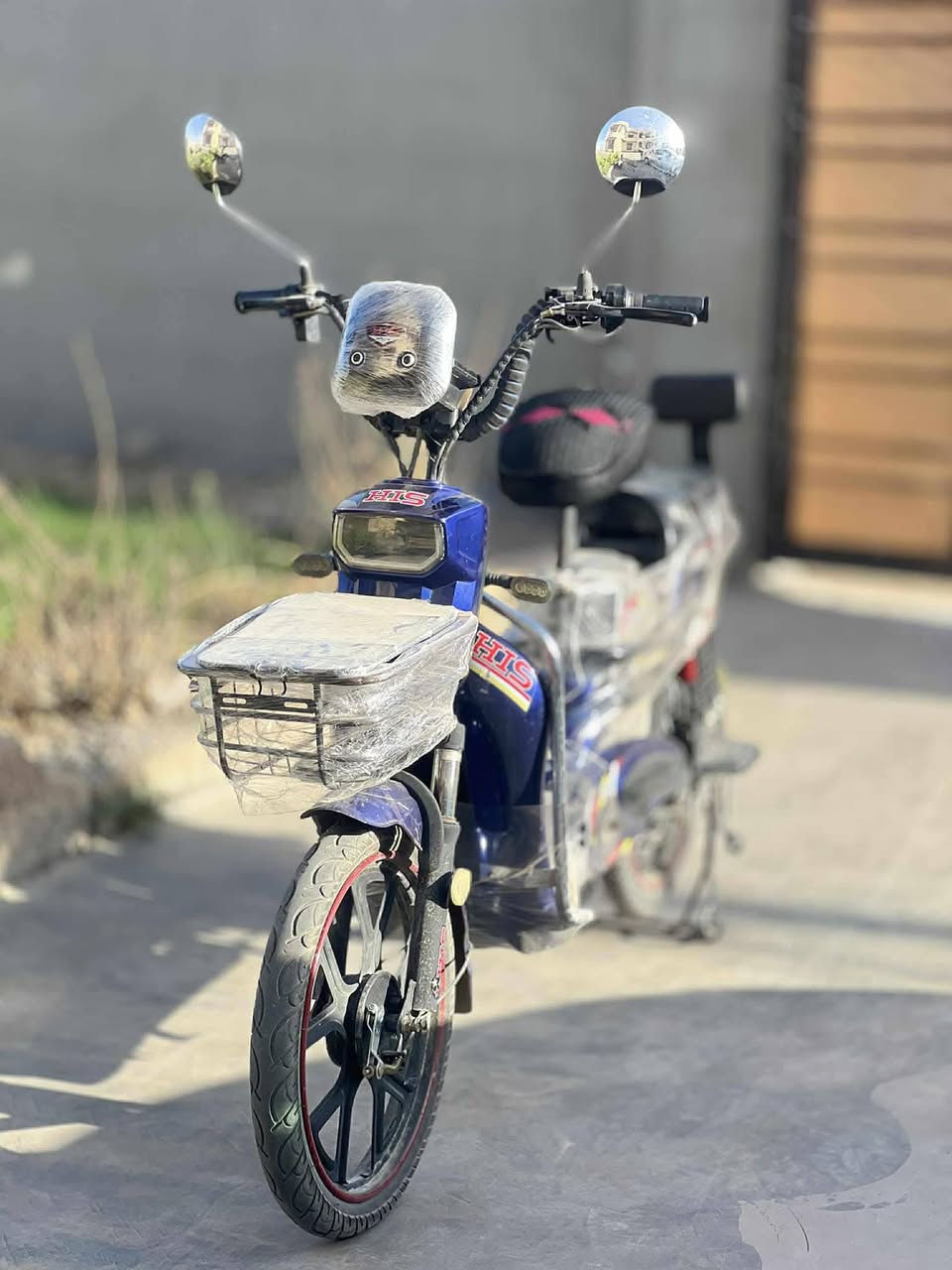 السلام عليكم موطور شحن للبيع نوع HlS موديل 2025 جديد كلو بل شرط اي شي بي انطي شرط من كل شي سويچات كارتات كنترول كلو شغال بطاريات جدد السعر 400وبي مجال للتواصل ***********وبي واتساب والخاص مفتوح
