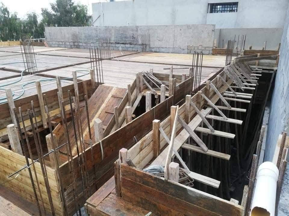 🧱 عِرض المتر بـ 225 ألف بس! | ابني بيت العمر "هيكل" ووفّر ميزانيتك 🏗️
​لكل أهلنا الطيبين في (كربلاء، النجف، والحلة) اللي يدورون بناء متين، درجة أولى، وبسعر يناسب الميزانية؛ مكتب أُسس كربلاء للمقاولات العامة يقدملكم عرض بناء الهيكل الأقوى والأكثر طلباً!
​💰 سعر المتر: 225 ألف دينار عراقي فقط!
​🛠️ ماذا يشمل عرض بناء الهيكل (الأساسات والصلابة)؟
​الحفر والحدل والتسوية: تجهيز الأرض بأحدث الآليات.
​الأساس (الرافد / Raft): صب خرساني مسلح ومقاوم للرطوبة والأملاح خطوة بخطوة.
​بناء الجدران: طابوق جمهوري نقي فحص مختبري (بدون لبخ داخلي أو خارجي).
​الصب والأسقف: سقف مسلح بالحديد الأصلي والكونكريت الجاهز.
​التأسيسات الأولية: مد أنابيب المجاري والماء والكهرباء (الدفن داخل الهيكل).
​⚠️ ملاحظة شفافة مع الزبون: العرض يشمل الهيكل بالكامل حتى السقف، ولا يشمل (اللبخ، البورك، الستارة، الأرضيات، أو التشطيبات النهائية)، مما يتيح لك إكمال بيتك على راحتك وحسب ميزانيتك القادمة!
​💎 ليش تبني هيكل مع أُسس كربلاء؟
​إشراف هندسي 100%: نضمن لك استقامة الجدران وقوة الصب بأعلى المقاييس الهندسية.
​عقود رسمية وضمان قانوني: حَقك وميزانيتك ب أمان مع نظام الدفعات المرن وعقود المحكمة ووصولات الأمانة.
​مواد نخب أول: حديد تسليح أصلي وطابوق ممتاز وسمنت مقاوم.
​📞 تواصل مع المندوب الآن واستغل العرض (اتصال أو واتساب):
***********
​🏢 موقع شركتنا الرئيسي: كربلاء المقدسة - حي الإطارات - مقابل مجمع الحسناوي التجاري.
​#أسس_كربلاء #بناء_هيكل #بناء_عظم #مقاولات_العراق #كربلاء #النجف #الحلة #بناء_بيوت #تصميم_هندسي
