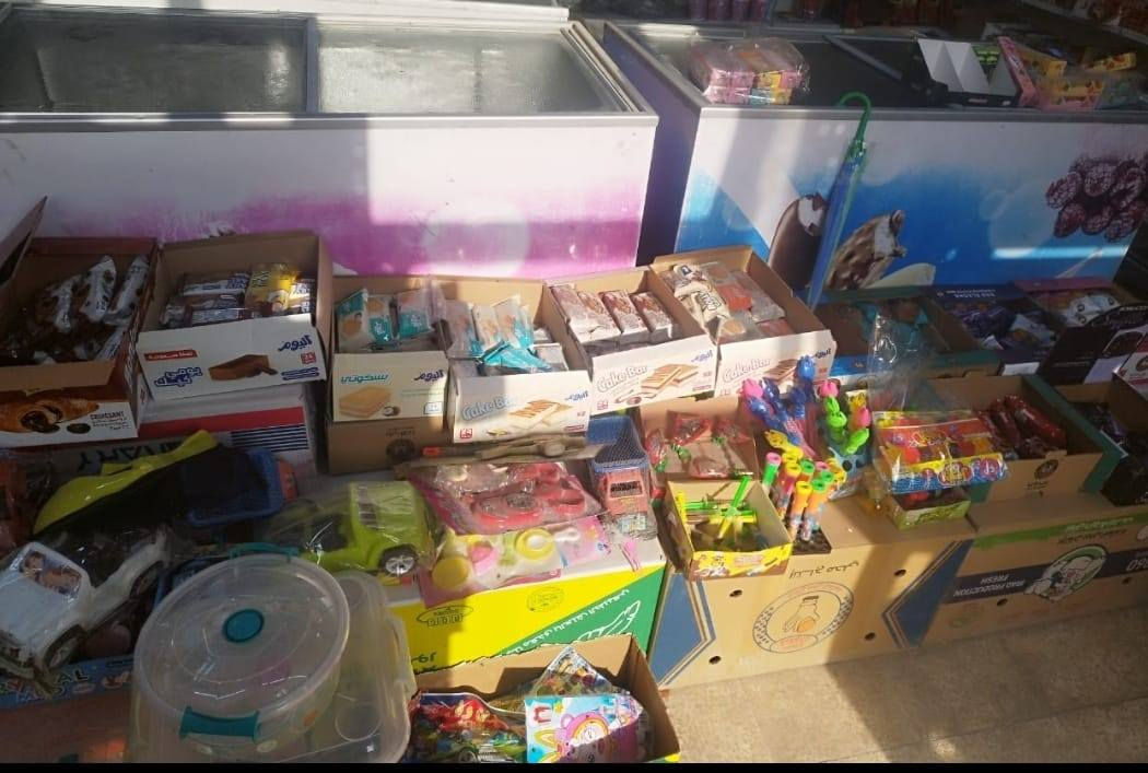 محل للبيع في النجف حي المعلمين
محل متكامل+ مخزن على شارع 
ايجارة الشهر 300 من ضمن المولدة 
متكون من اربع عارضات+ اربع مجمدات 
السعر خاص مراسلة صاحب المحل (***********)
