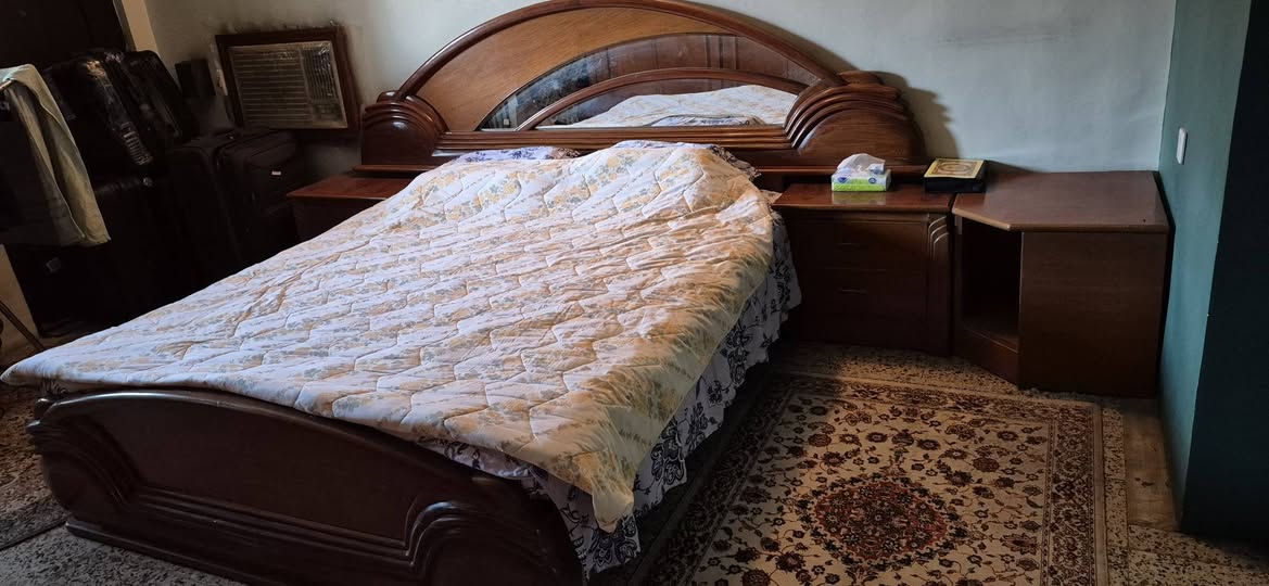 غرفة نوم صناعة عراقية للبيع 
العنوان / بغداد / طالبية


**إذا كنت صاحب هذا الإعلان وتريد حذفه لأي سبب، رجاءا أرسل رسالة إلى الدعم الفني**