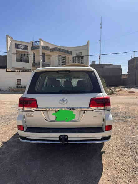 لاندكروز
رقم بغداد
ماشيه 29887 كيلومتر
موديل 21
محرك 6
السعر 450 بيها مجال. 
بيها صبغ اتصل وعرف التفاصيل 
رقم الموبايل   ***********
