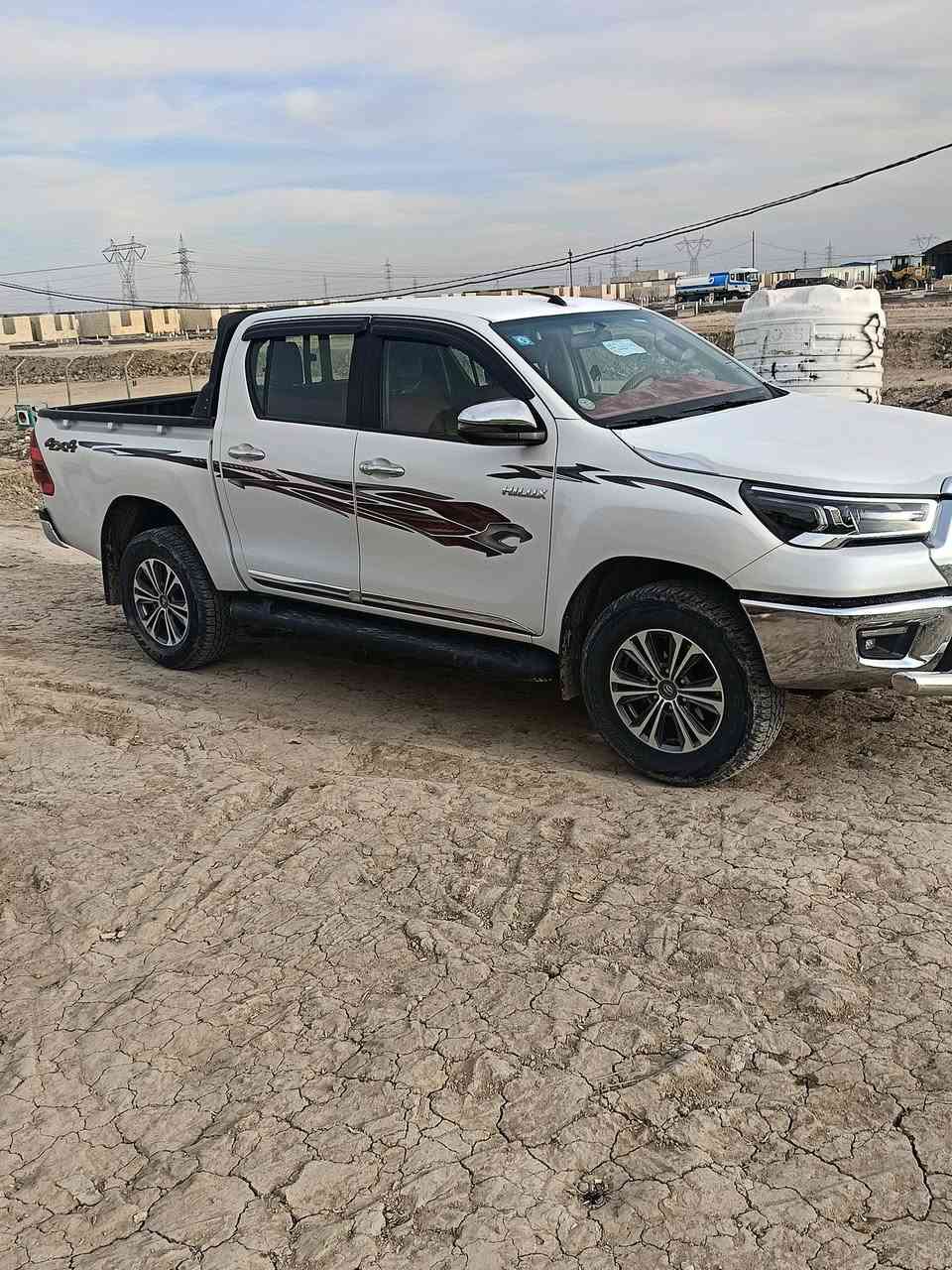 سلام عليكم هايلوكس 2023 فول مواصفات كفاله عامه سونار ماشيه 45فقط للسعر الاتصال علئ
***********
