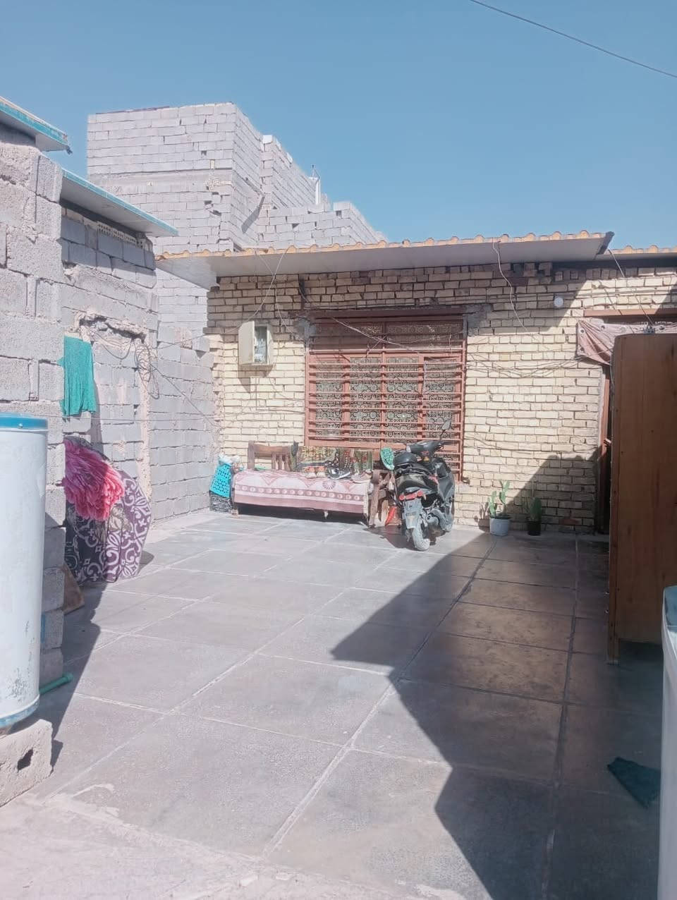 بيت زراعي للبيع في منطقه شهداء البياع خلف مجمع السلام جديد المساحة 150متر خلفيه السعر خاص علا هذا الرقم ***********
