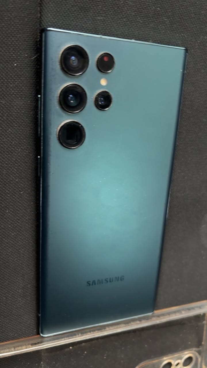 للبيع اس ٢٢ الترا ذاكره ٢٥٦
الون زيتوني شرق اوسط
نظيف كلش بدون غراض 
مكاني بغداد رايده ب٥٢٥
***********
