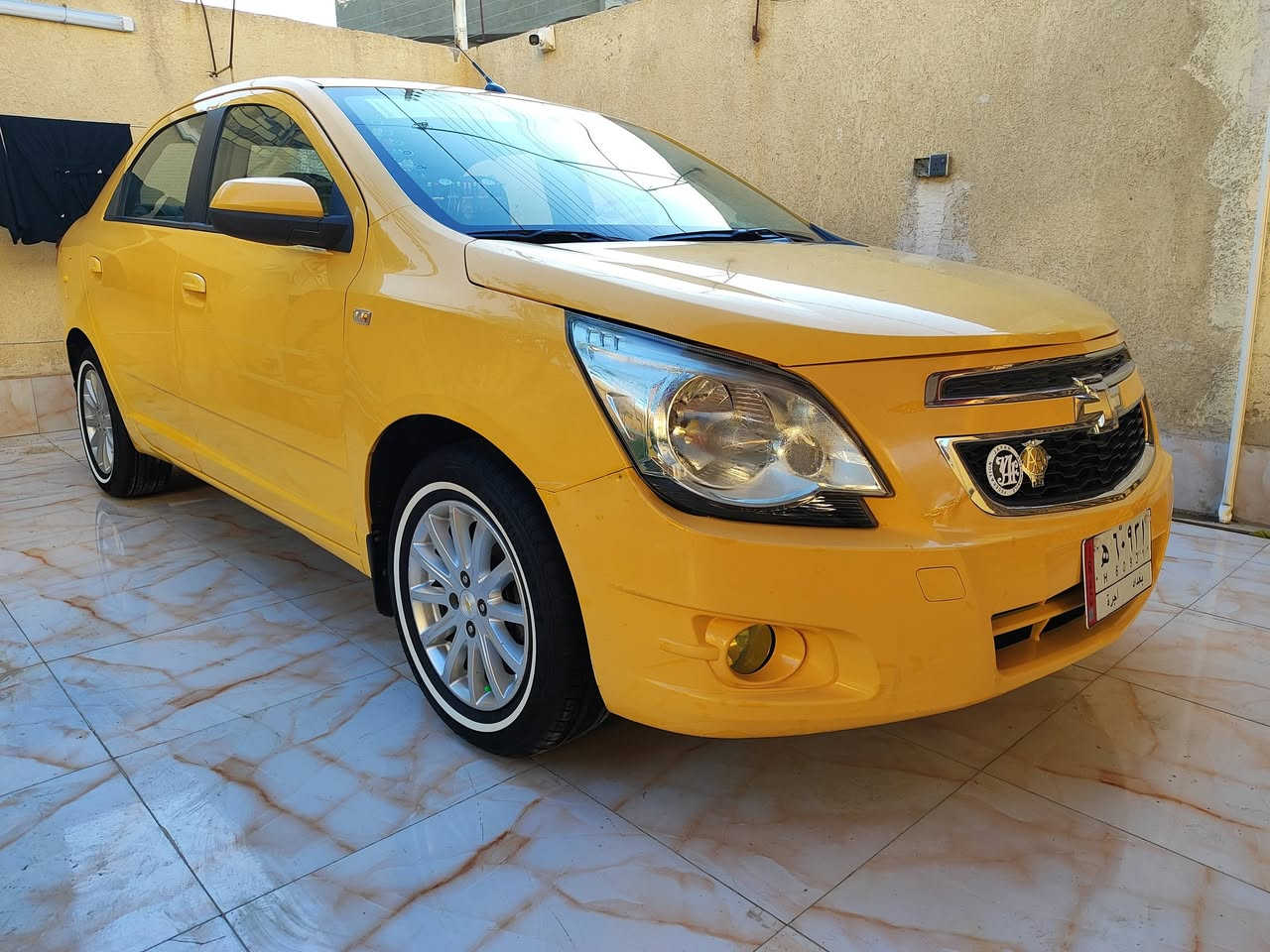 سلام عليكم ورحمه الله وبركاته 

شوفرليت كوبلت 2018 كفاله
من استلام الشركه عند شخص واحده
السياره ماشيه 160 
طخم تاير امس شديته 
تبريد تدفئه حداديه كهربائيات كلها شغاله وخير من الله مكينه كير لاتبخير ولا تنقيص ولا مفتوحه جاهزه من كلشي 
سبير الشركه منازل 
شاشه وكامره دوشمه جلد قبل يومين 
الگاعيه جلد مدوشمه 
كتلوكات الشركه وسويچات الشركه اثنين 
الهيئه قبل 3 ايام صفرتها وغرامات صفر
منظومة غاز اتيگر جديده شغاله 
دهن ستارمان قبل يومين مبدل 
سنويه سقطت والسياره شرط تحويل 
مكانها بالعماره// وباسم جاري//
السعر 78بيها مجال بسيط 

اعتذر للاطاله بس حته المشتري يكون على بينه قبل ليتصل  بيها فقط اللي موضح باب الايمن الخلفي وشويه من الهلال طخه وانصبغت فقط المؤشر شرط بدون اي دواخل والباقي مكفوله كلها السياره حته الدعاميات
***********
