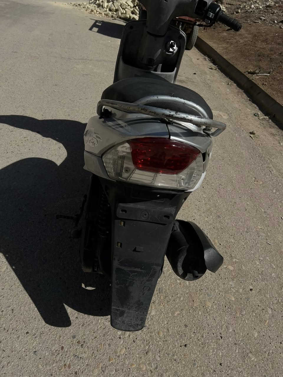 السلام عليكم دراجه ماكس منغولي ملاح فوال بعدهن عل وضع الوكاله صارله شهر من طالعه من المعرض مكينه ناعمه تجي وتشوف شلعه معدل تخبل السعر خاص ا


**إذا كنت صاحب هذا الإعلان وتريد حذفه لأي سبب، رجاءا أرسل رسالة إلى الدعم الفني**